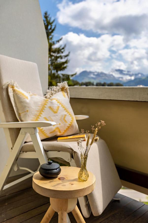 - Self Check-in * Arosa