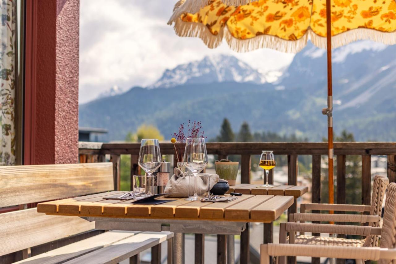 - Self Check-in Hotel Arosa
